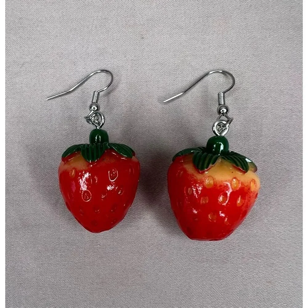 NWT Handmade Fun Strawberry Dangly Food Earrings - Picture 2 of 3